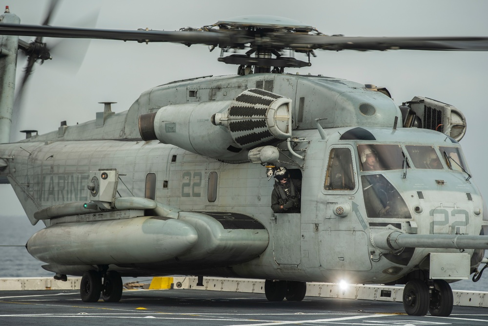 11th MEU Conducts Flight Ops Aboard USS Portland