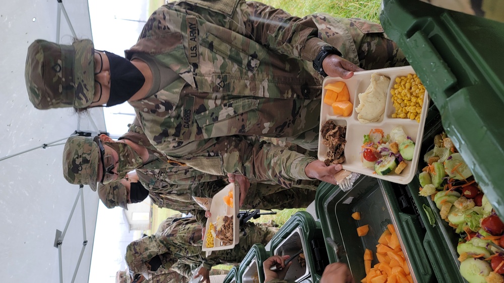 Army Reserve Soldiers of Pacific Signal-Cyber Team conduct headquarter’s first field culinary operations
