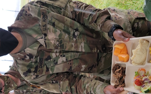 Army Reserve Soldiers of Pacific Signal-Cyber Team conduct headquarter’s first field culinary operations