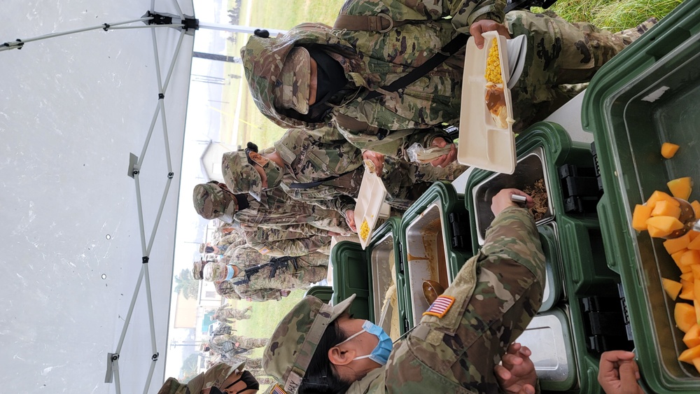 Army Reserve Soldiers of Pacific Signal-Cyber Team conduct headquarter’s first field culinary operations