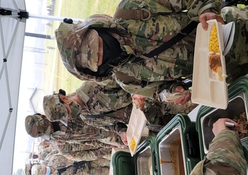 Army Reserve Soldiers of Pacific Signal-Cyber Team conduct headquarter’s first field culinary operations