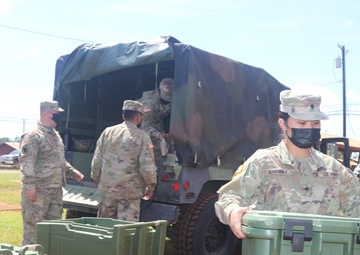 Army Reserve Soldiers of Pacific Signal-Cyber Team conduct headquarter’s first field culinary operations