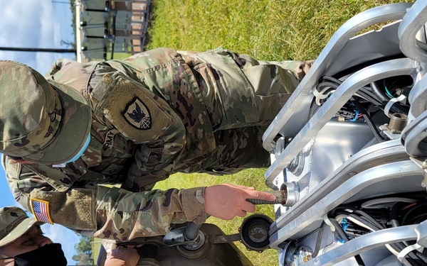 Army Reserve Soldiers of Pacific Signal-Cyber Team conduct headquarter’s first field culinary operations