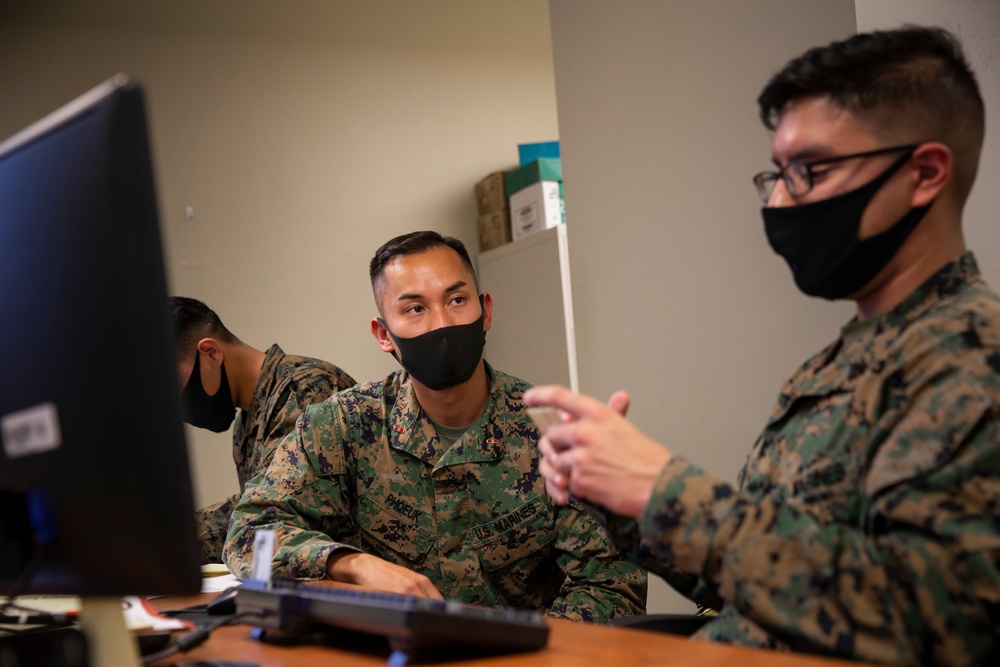 MCIPAC Marines awarded for superior administrative support