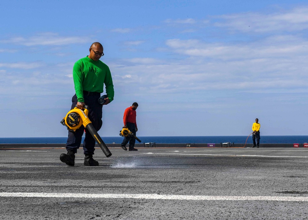 USS Hershel "Woody" Williams maintenance
