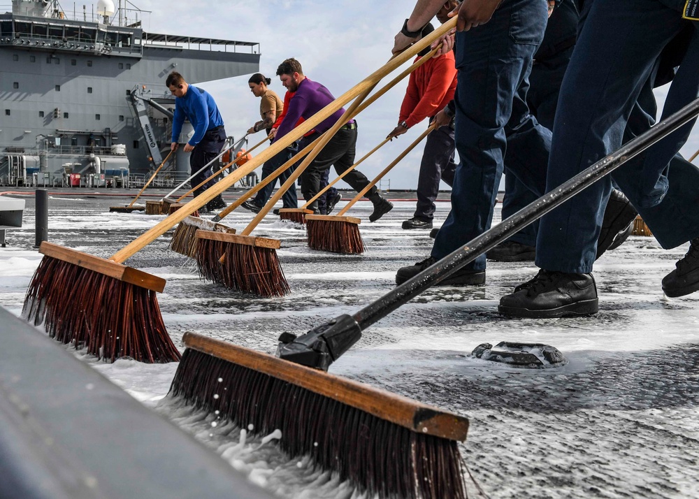 USS Hershel "Woody" Williams fresh water wash down