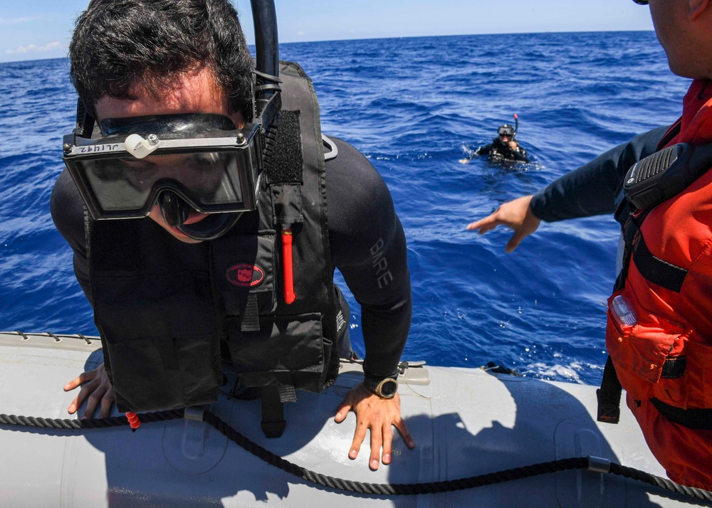 USS Hershel "Woody" Williams SAR training