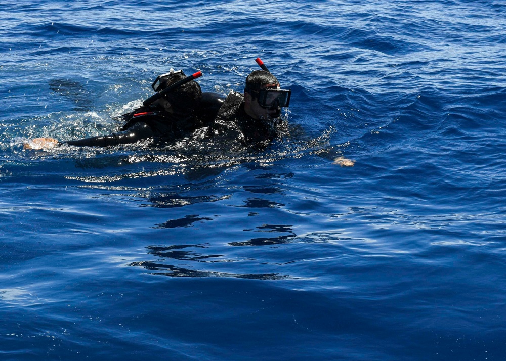 USS Hershel "Woody" Williams SAR training