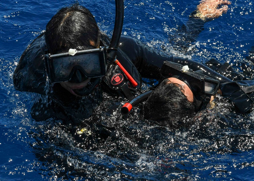 USS Hershel "Woody" Williams SAR training