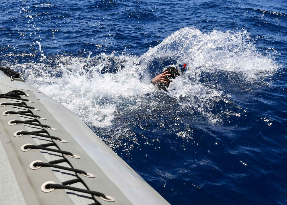 USS Hershel "Woody" Williams SAR training