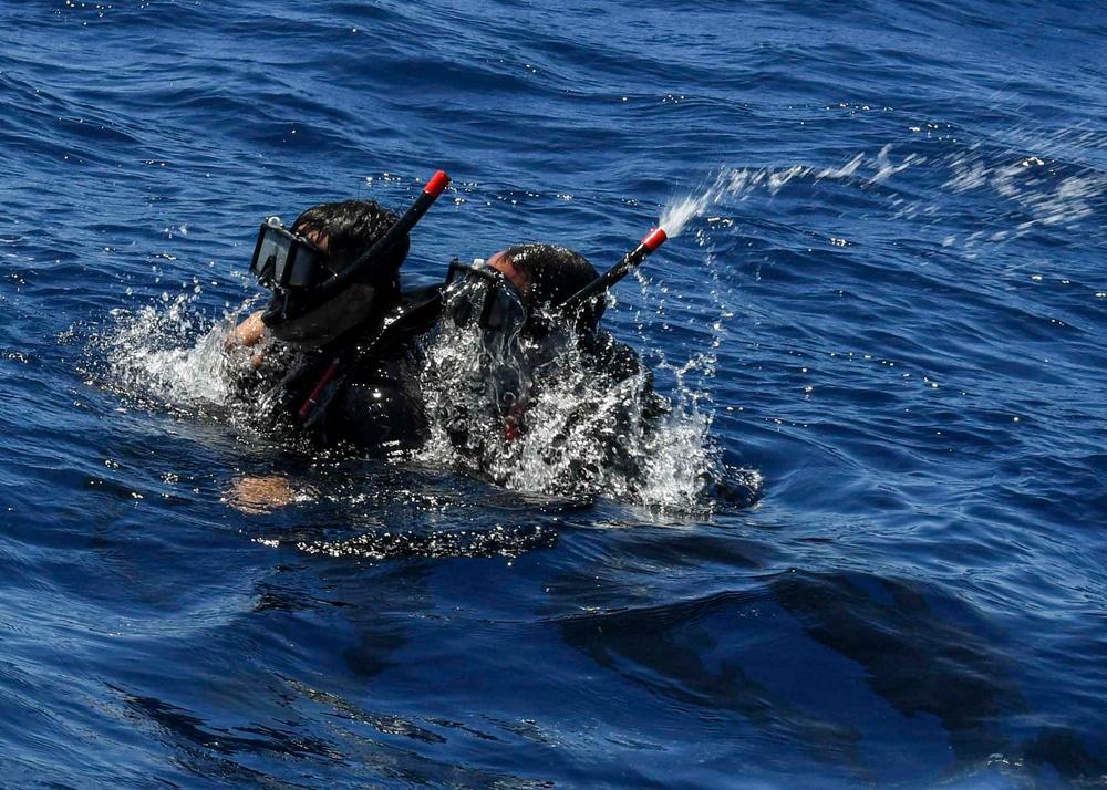 USS Hershel "Woody" Williams SAR training