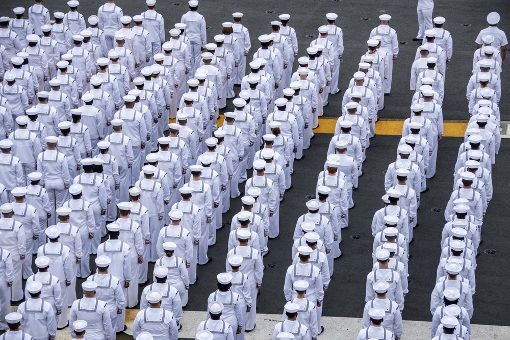 USS Ronald Reagan (CVN 76) Manning the Rails