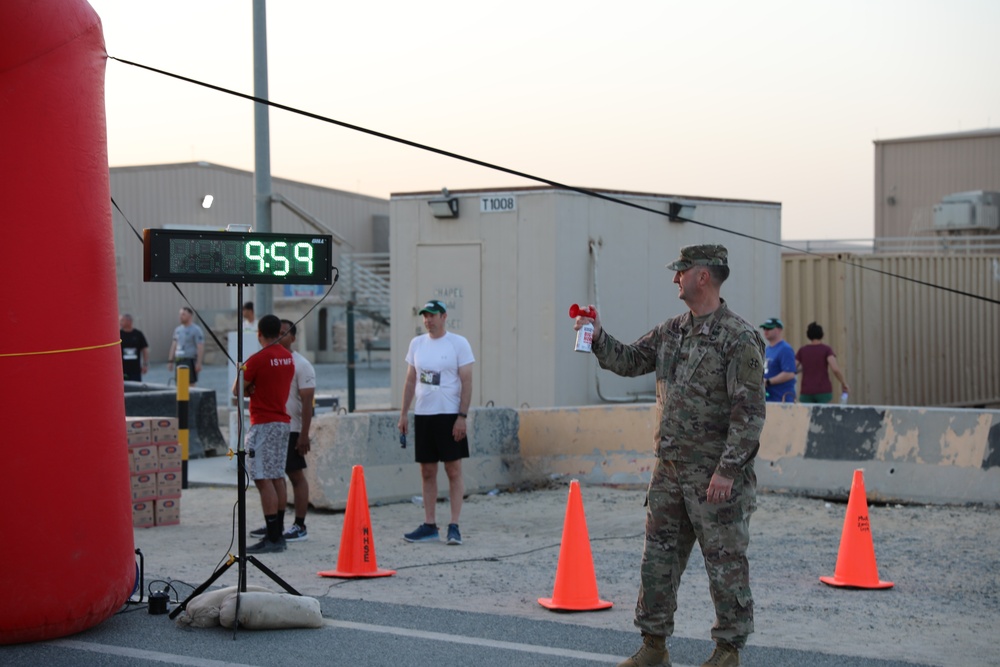 'Brickyard' Soldiers host 400 Indy Mini runners at Camp Arifjan