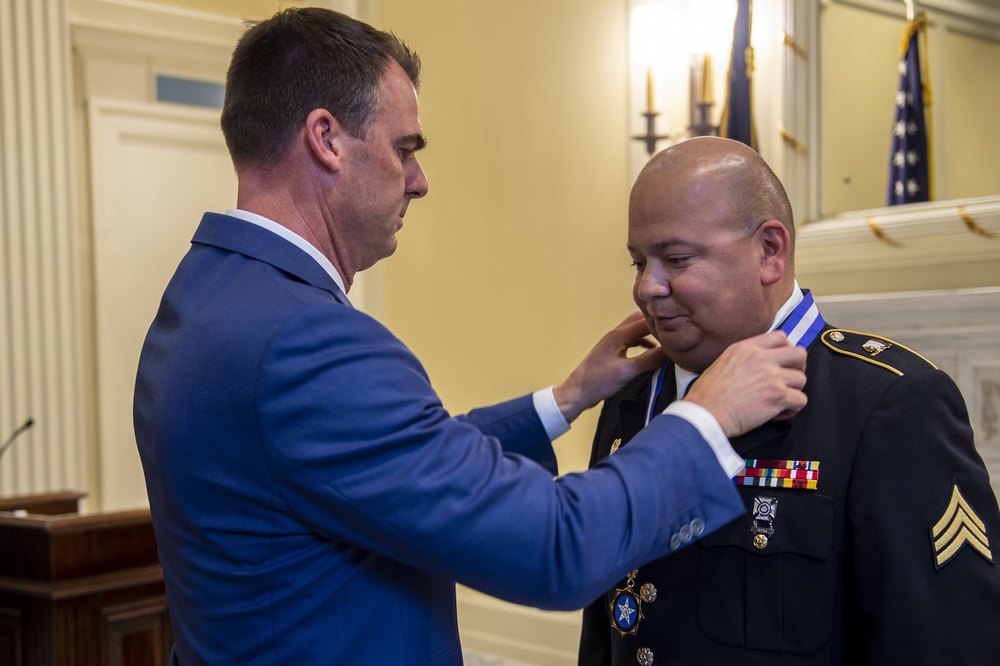 Oklahoma National Guardsman honored at inaugural Oklahoma Medal of Valor and Oklahoma Purple Heart award ceremony