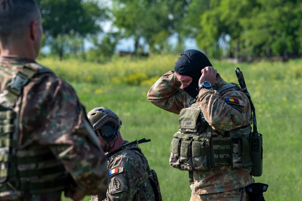 U.S. Air Force Special Operations Forces train with Romanian DCSL during a military free fall exercise.