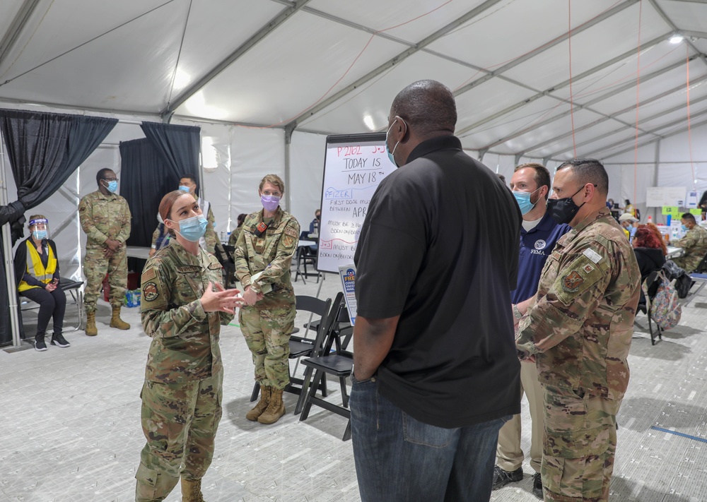 Maryland Delegate Daryl Barnes visits Greenbelt CVC