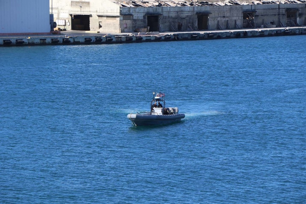 USS Wichita Sailors Give Training During ATFP Drill