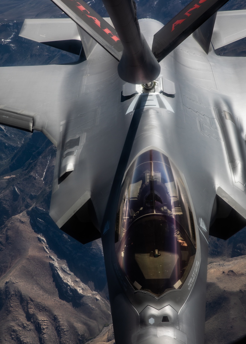 Utah ANG Refuels F-35 Lightning II