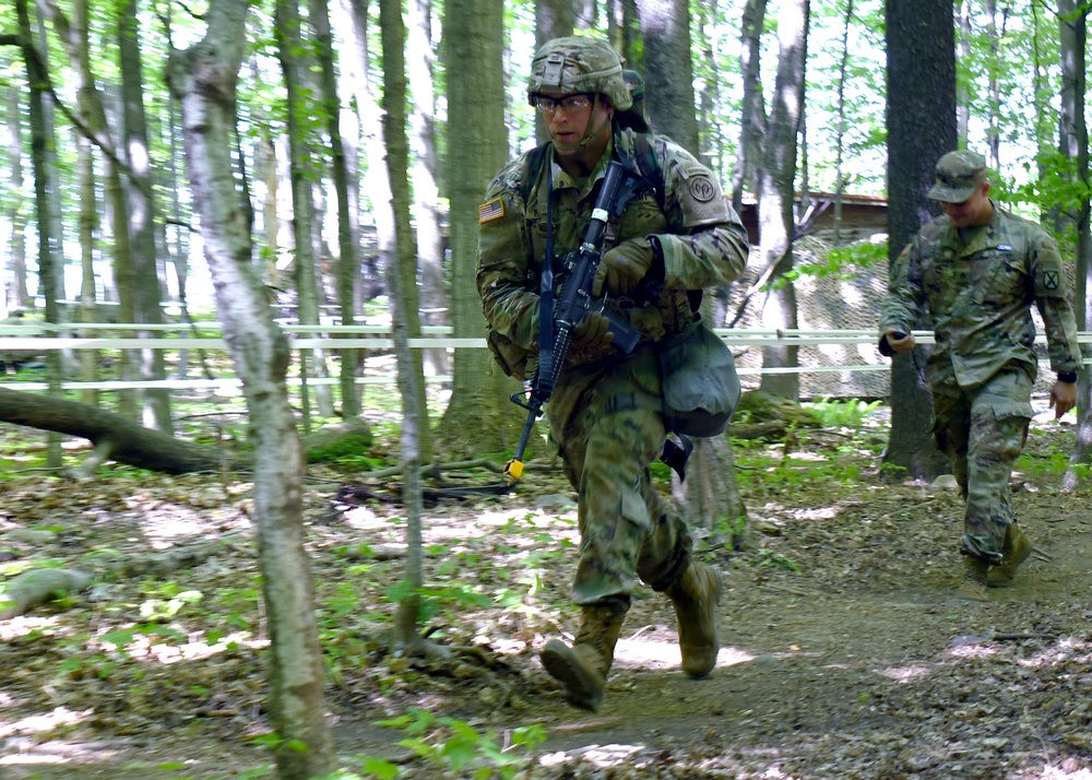 New York Guard Soldiers pursue coveted Expert Infantryman, Expert Field Medical Badges