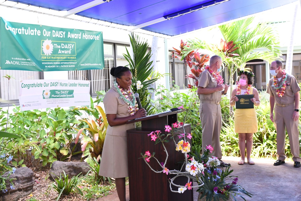 Carter speaks at DAISY Award ceremony