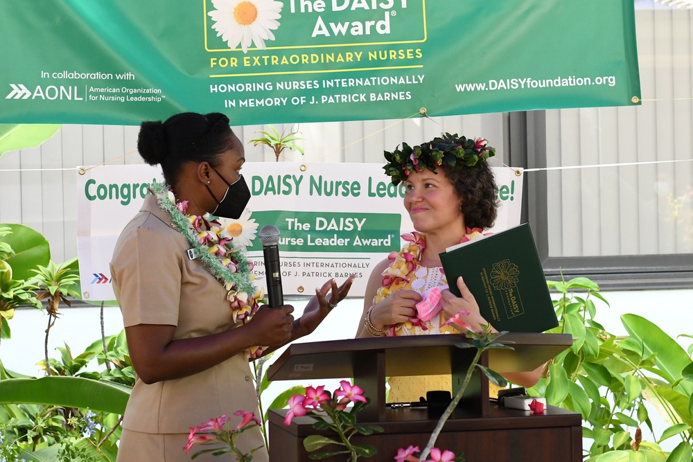 Rosemeyer accepts DAISY Award on behalf of her breast cancer nurse