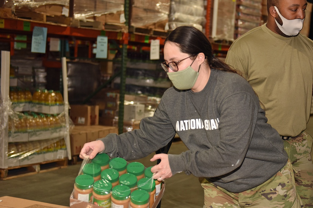 Michigan’s Task Force 172 Fills Food Orders at Gleaners of Detroit