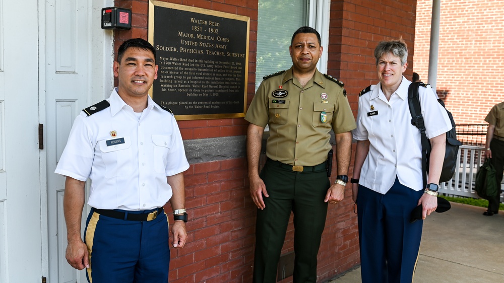 Army War College Students Visit IADC