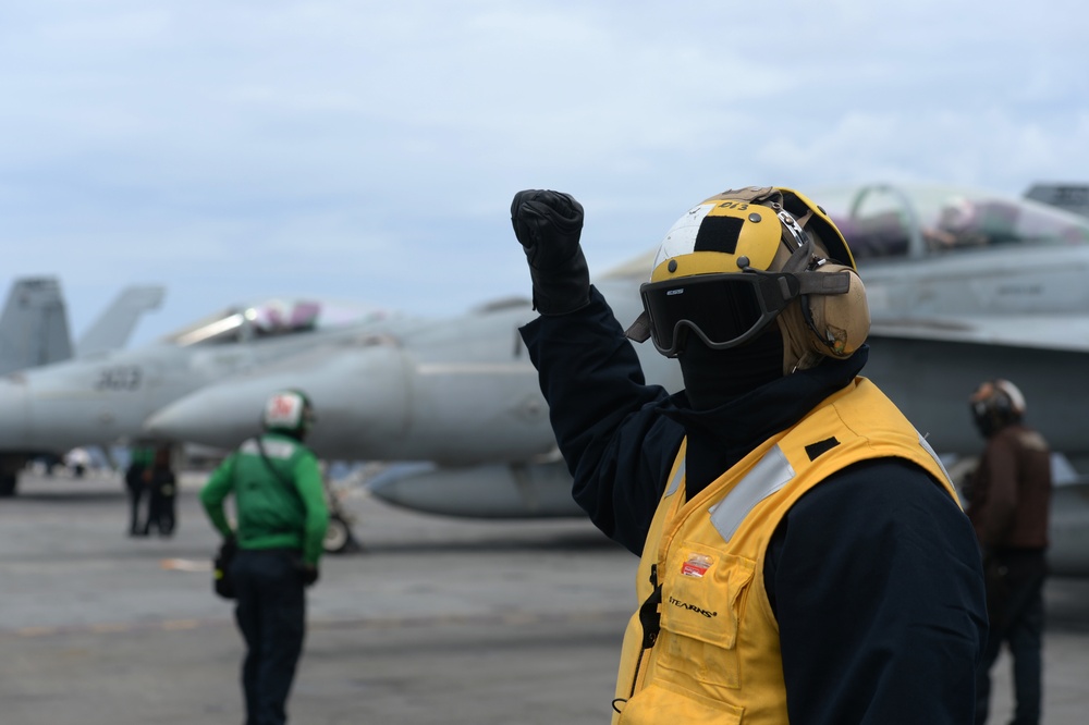 USS Harry S. Truman (CVN 75) transits the Atlantic Ocean