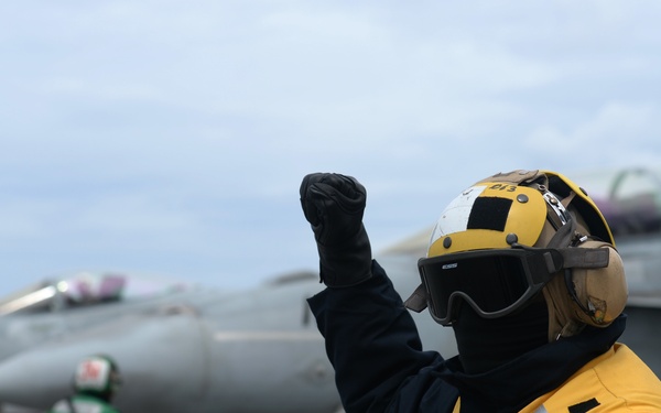 USS Harry S. Truman (CVN 75) transits the Atlantic Ocean