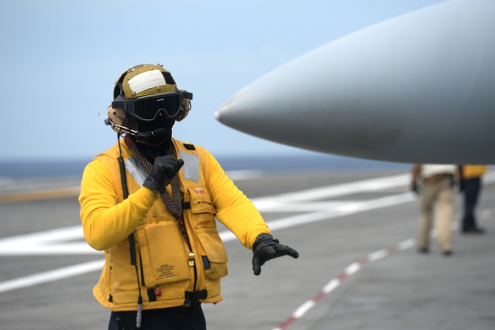 USS Harry S. Truman (CVN 75) transits the Atlantic Ocean