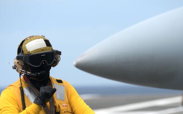 USS Harry S. Truman (CVN 75) transits the Atlantic Ocean