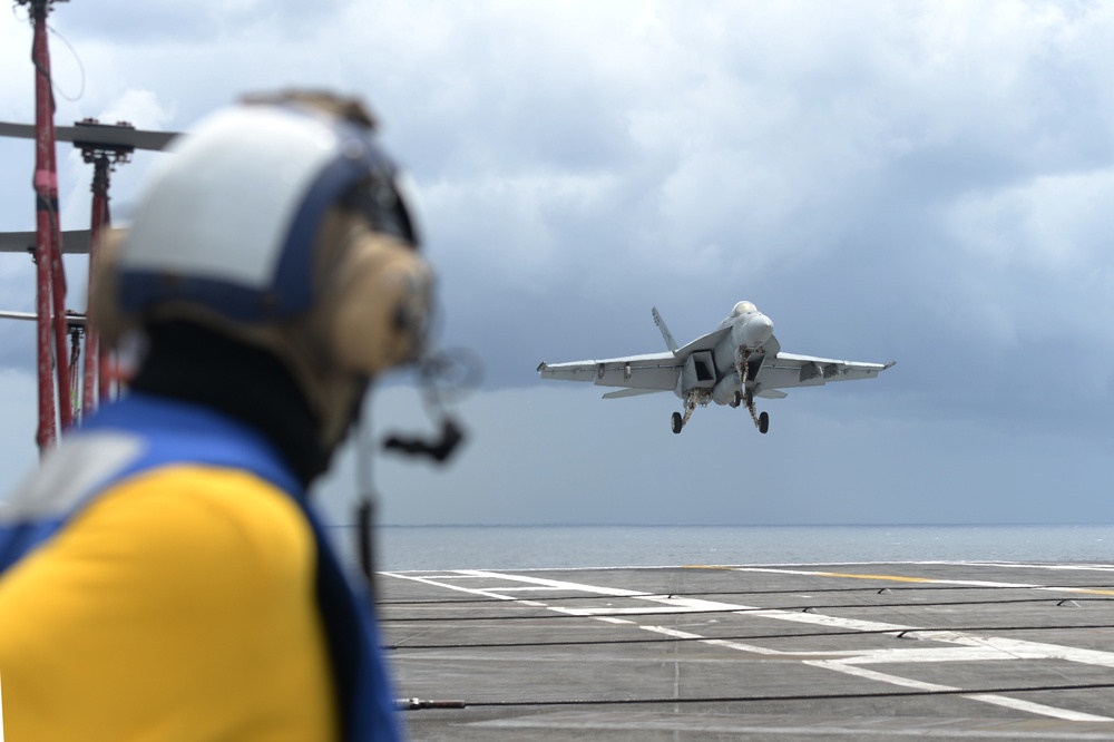 USS Harry S. Truman (CVN 75) transits the Atlantic Ocean