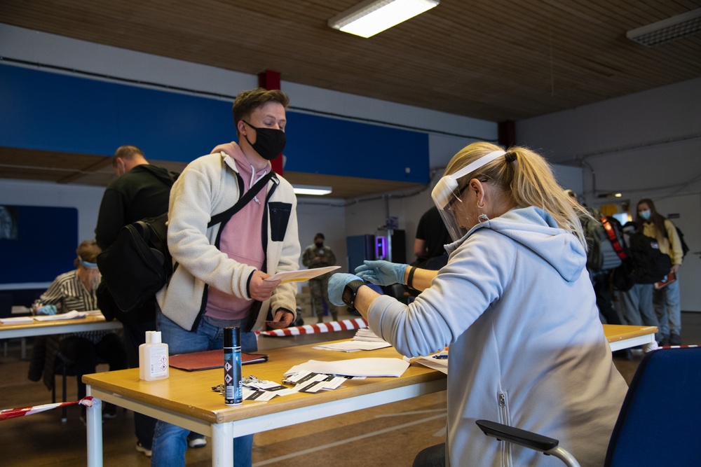 Swedish air force supports USAF members at Kallax AB