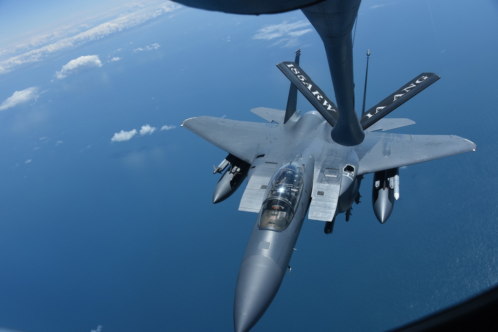 48th FW F-15 receives fuel over Scotland