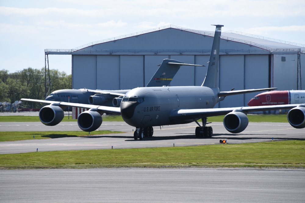 KC-135 taxi at Glasgow Prestwick Airport