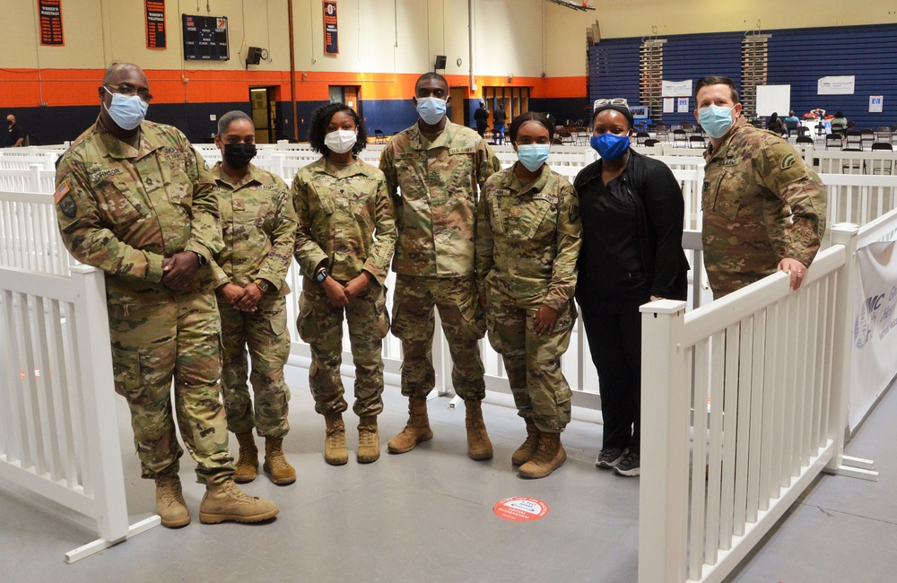 NY Guard members man vax site at Orange County Community College