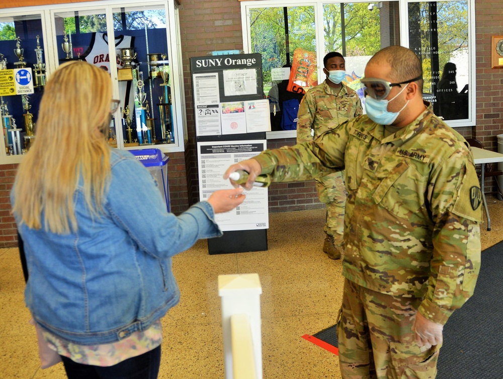 NY Guard members man vax site at Orange County Community College