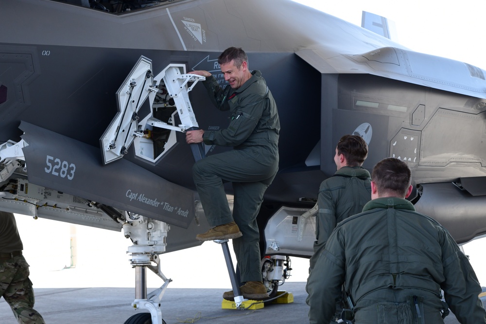 Wing Commander takes one last flight