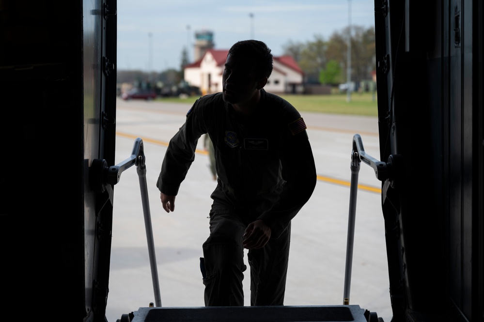 Mobility Guardian 21: Globemaster HALO training