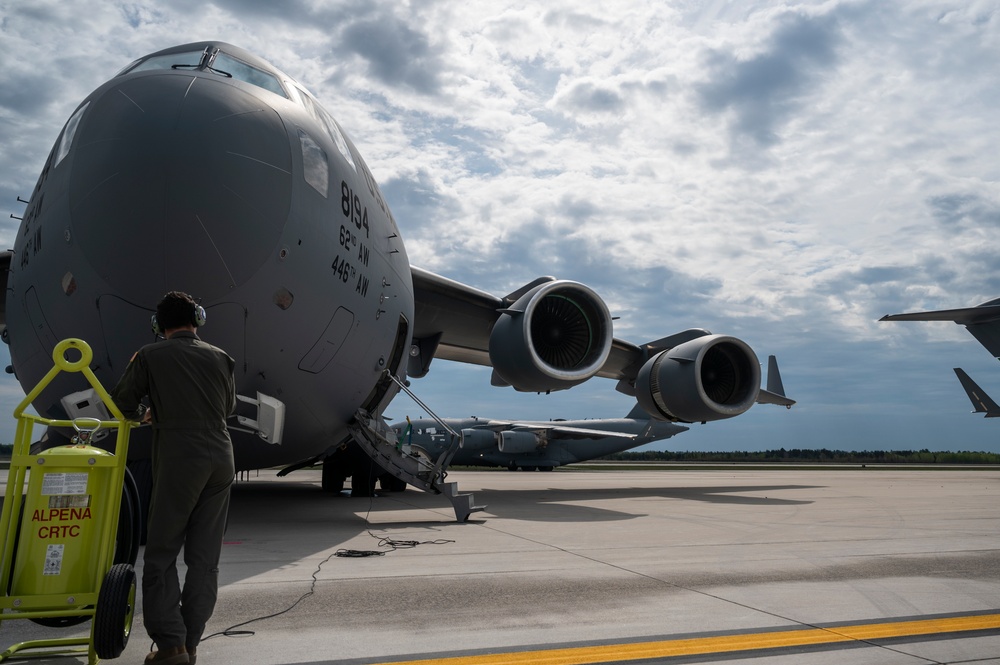 Mobility Guardian 21: Globemaster HALO training