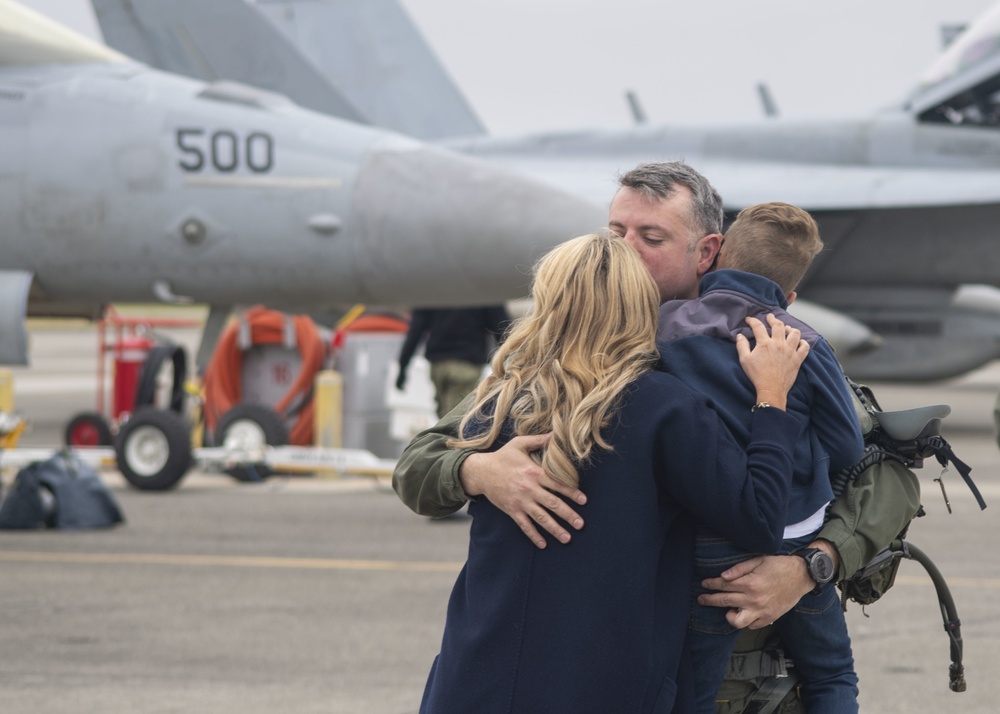 VAQ-142 Returns From Deployment