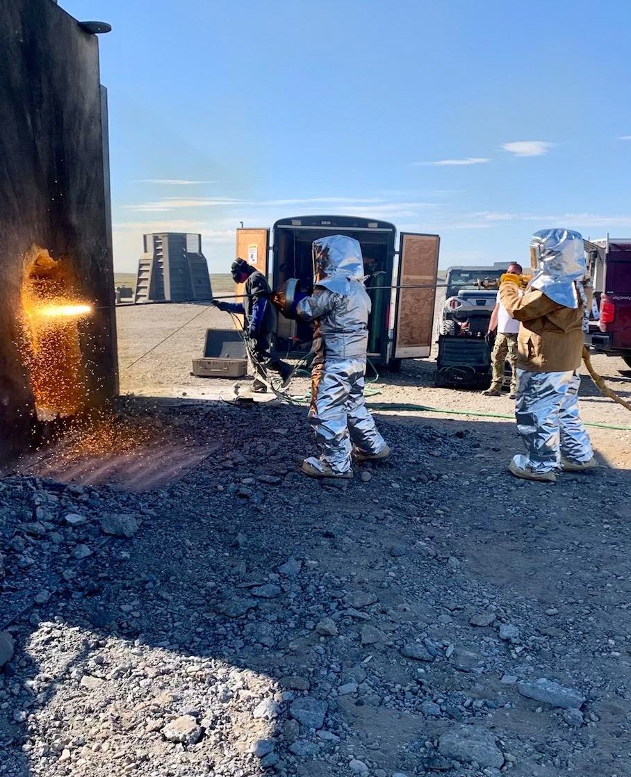 1 SFG(A) Green Berets train on advanced breaching techniques