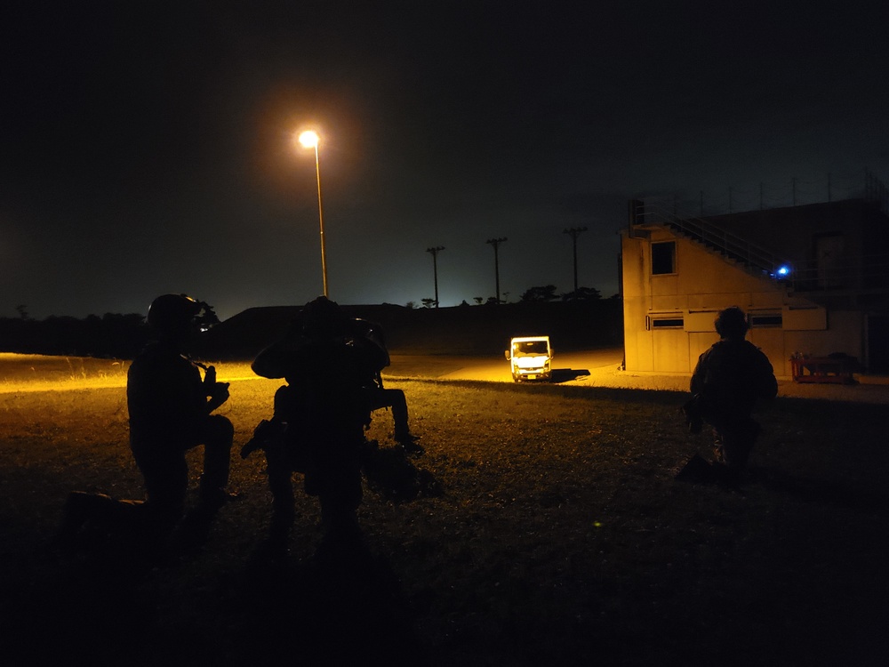 1st SFG(A) Green Berets train on direct action in Japan