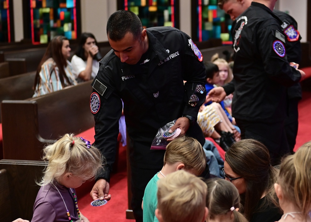 A-10 Demo Team visits Dalhart preschool