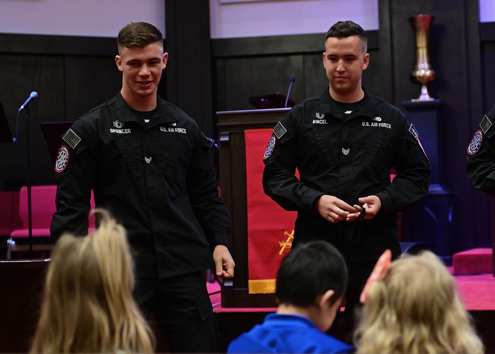 A-10 Demo Team visits Dalhart preschool