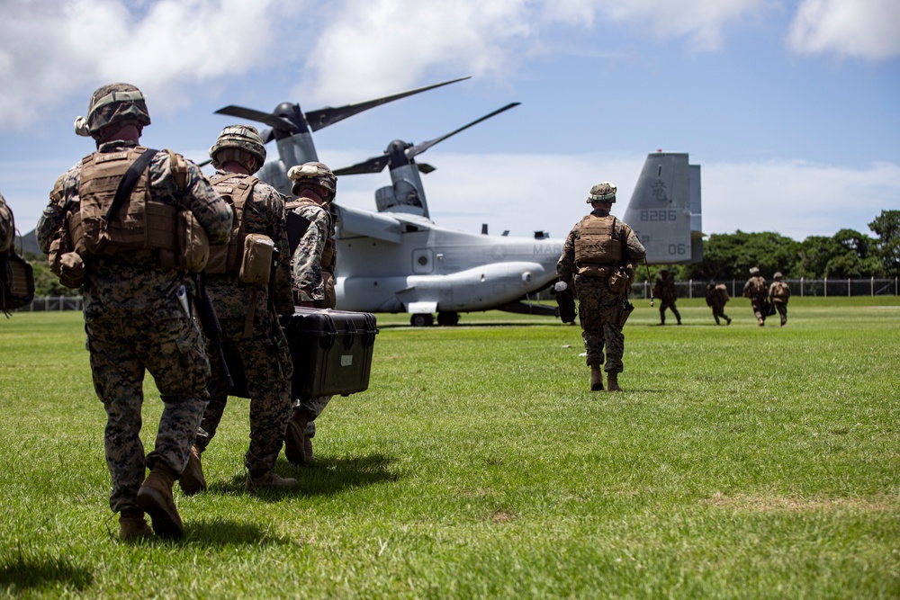 US Marines conduct on and off drills