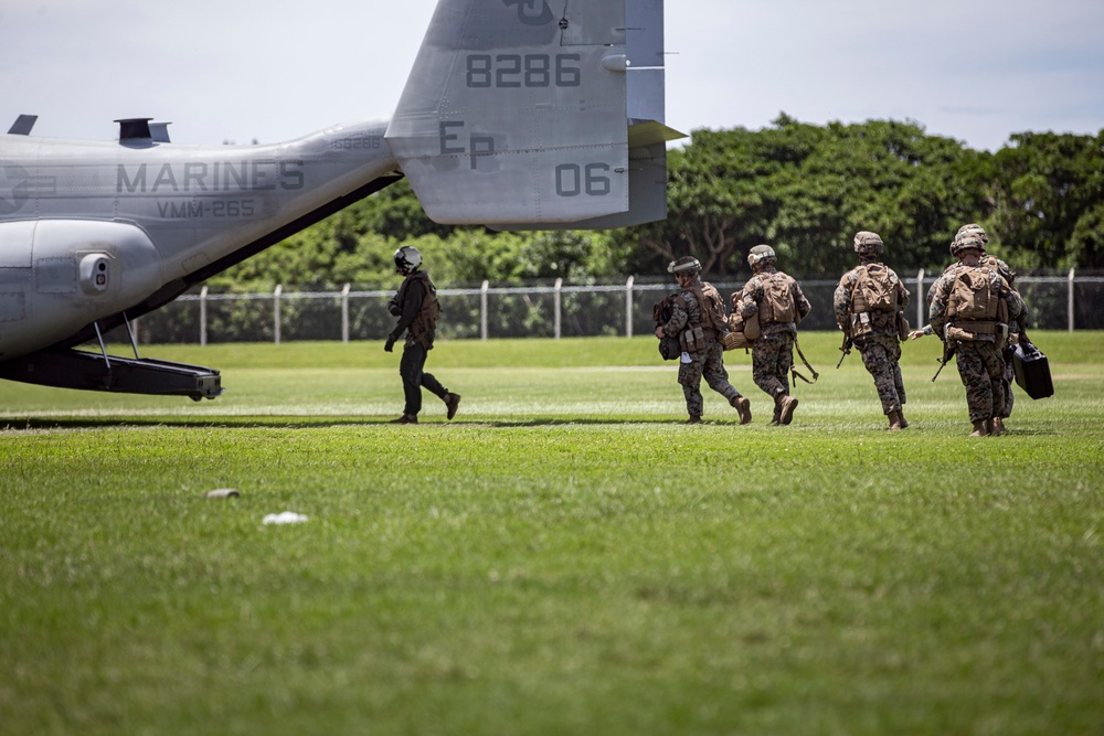 US Marines conduct on and off drills