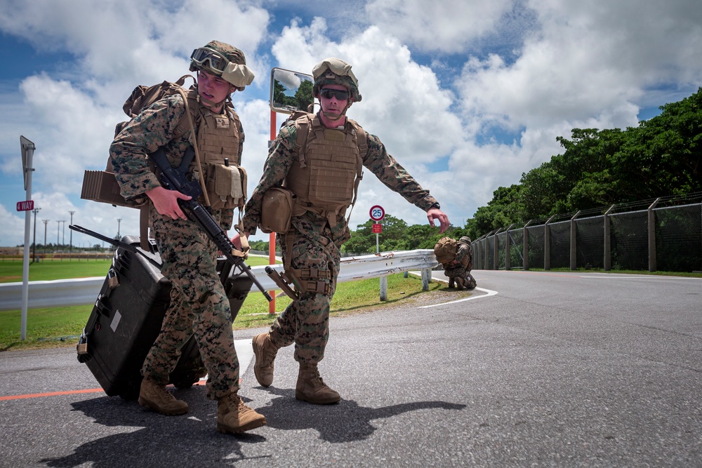 US Marines conduct on and off drills