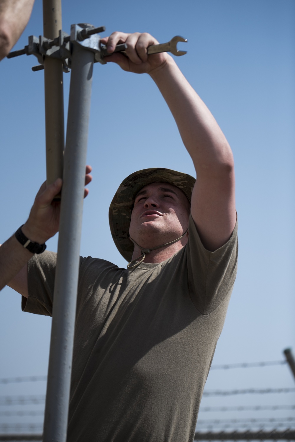 380th ECS brings radio communcations to the flight line