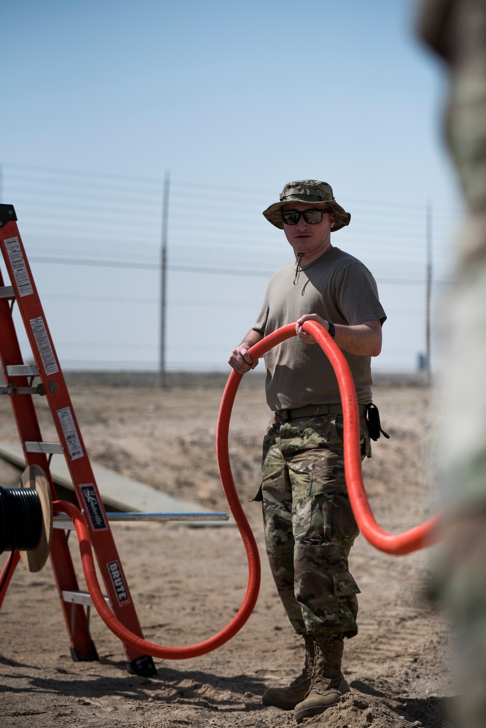 380th ECS brings radio communcations to the flight line